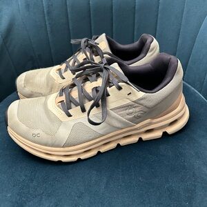 Women’s OnCloud Clouldrunner Size 8